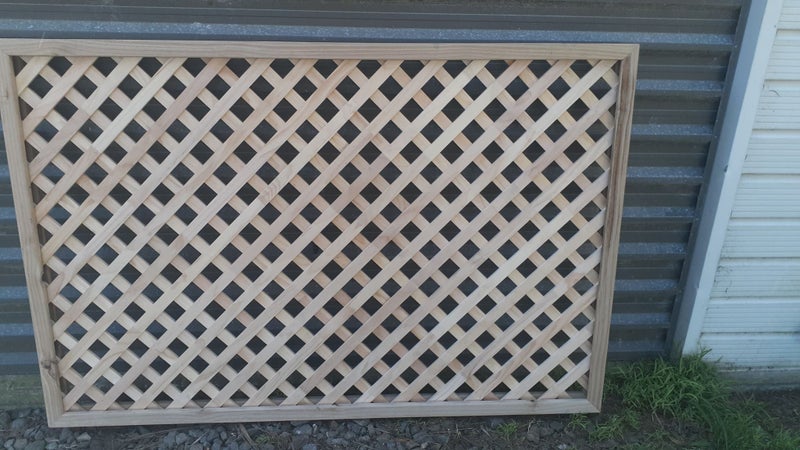 BESPOKE FRAMED TRELLIS PANELS *SOLID AS* Carousel 2