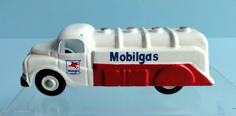 Brentware Austin MOBILGAS Petrol Tanker Truck Carousel 2