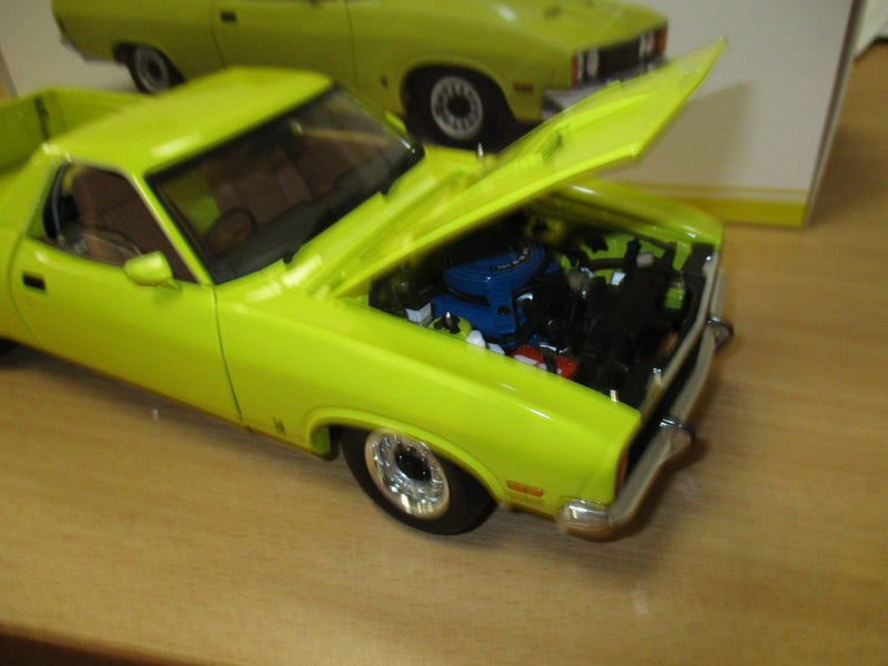 1/18 XC Falcon Ute Carousel 6
