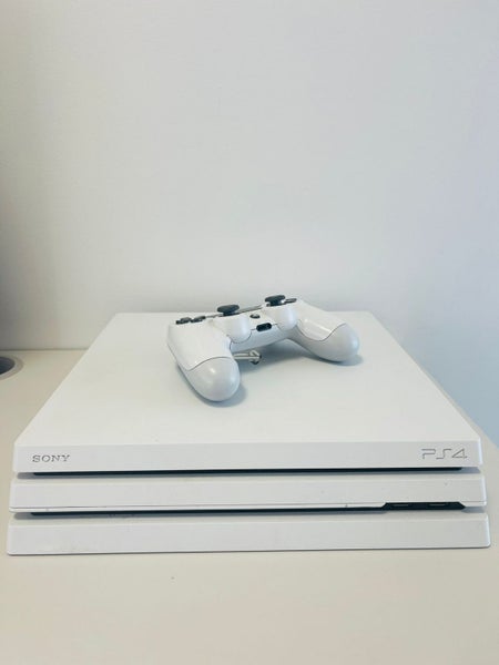 Ps4 Pro 1TB white Carousel 2