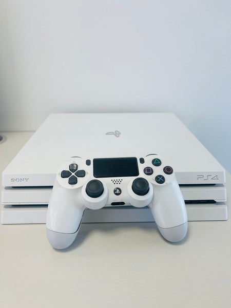 Ps4 Pro 1TB white Carousel 1