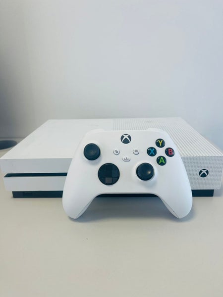 Xbox One S 500GB Disc Carousel 3