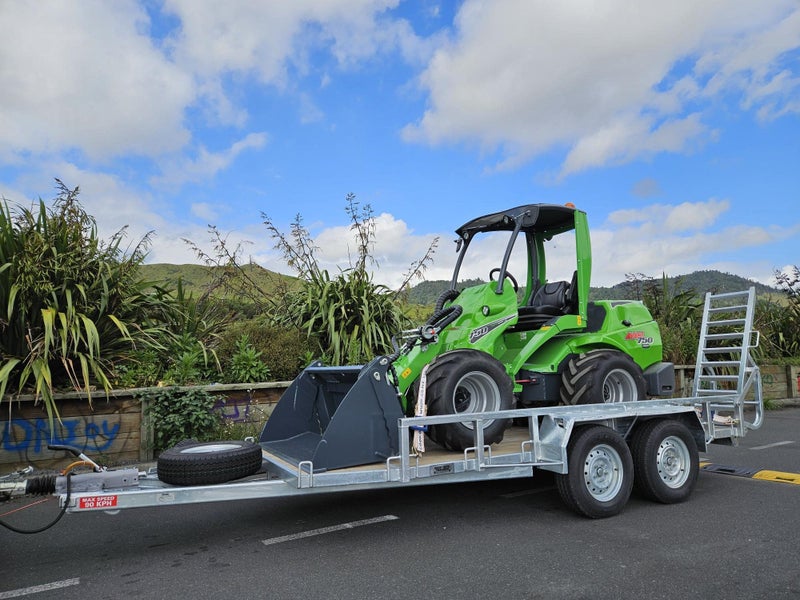 Avant 745 / 750 Loader Carousel 2