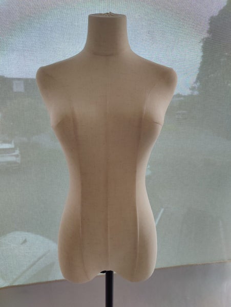 Female Mannequin New Carousel 1