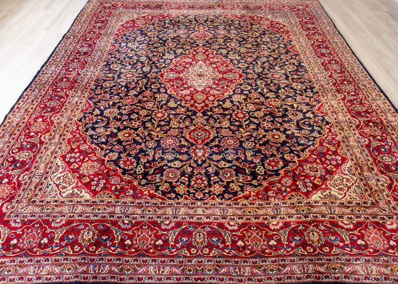 Vintage Persian Rug Hand-Knotted wool (Size: 285 X 390 CM) Carousel 1
