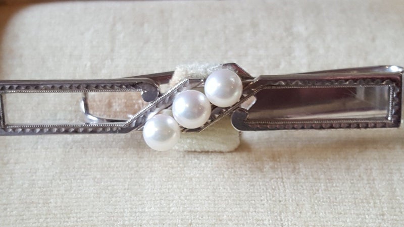 Vintage Mikimoto 3 pearl STERLING SILVER Tie Slide with original box *** Carousel 1