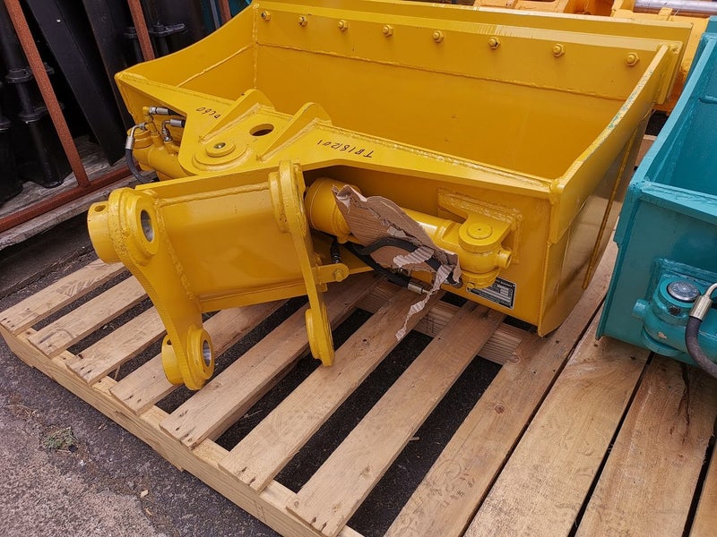 1500mm wide Tilt Bucket for Komatsu PC60 or similar (Black colour) Carousel 7