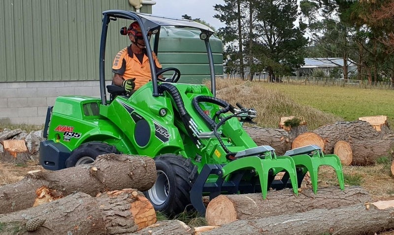 Avant 635 Loader Carousel 2