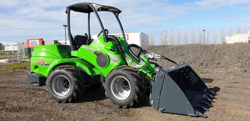 Avant 745 / 750 Loader Carousel 1
