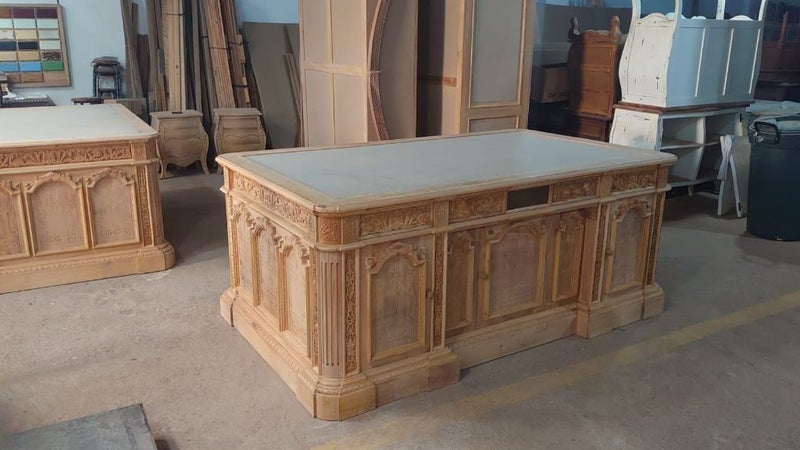 U S Presidential Desk "Resolute Desk" Item #4 Carousel 20