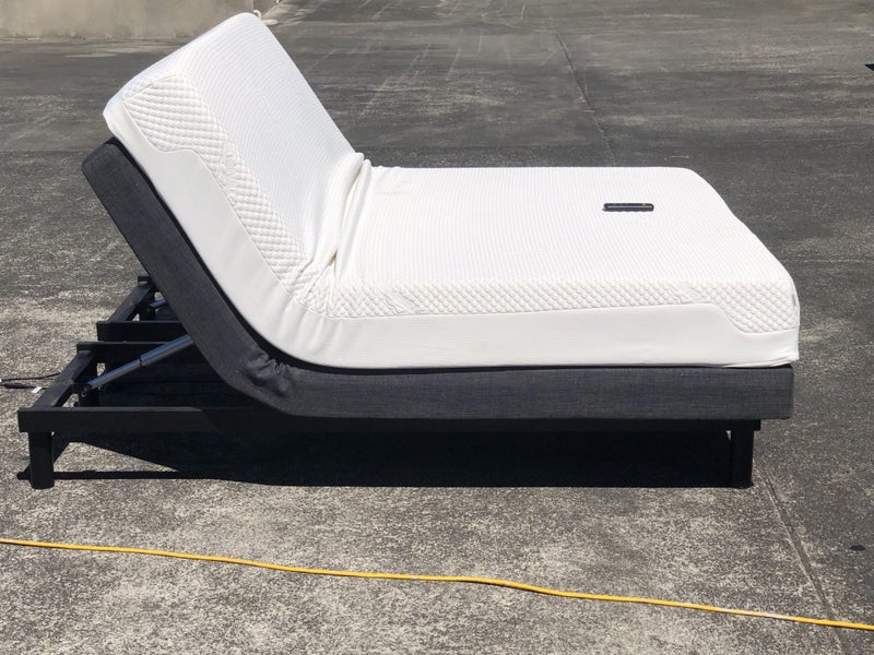 ELECTRIC ADJUSTABLE TEMPUR SUPERKING BED. Carousel 2