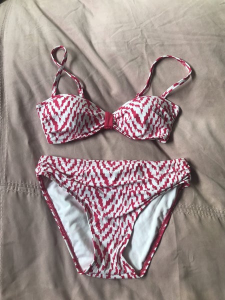 Red and white bikini size8-10 Carousel 1