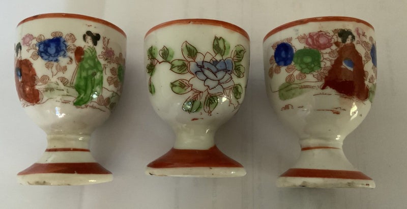 KUTANI SAKI CUPS X 3 = THICK HAND PAINTING = LATE 19th CENTURY Carousel 1