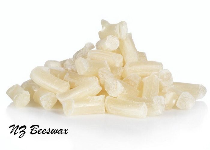 Beeswax refined pellets 1kg Carousel 1