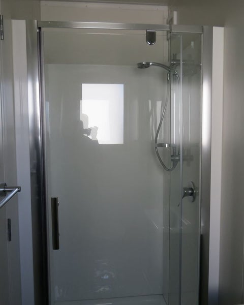 Shower Box 3sided 800x800x800mm with Bi folding door Carousel 1