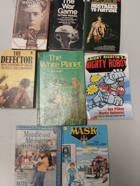 02 A Bulk Books Carousel 1