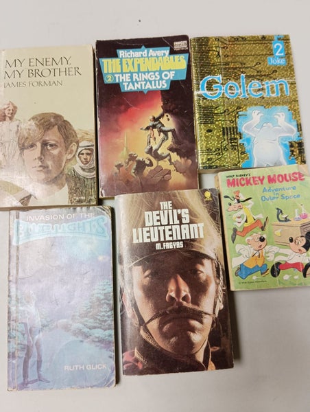 02 A Bulk Books Carousel 2