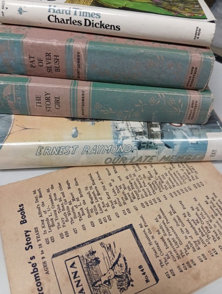 02 C Bulk Books Carousel 4