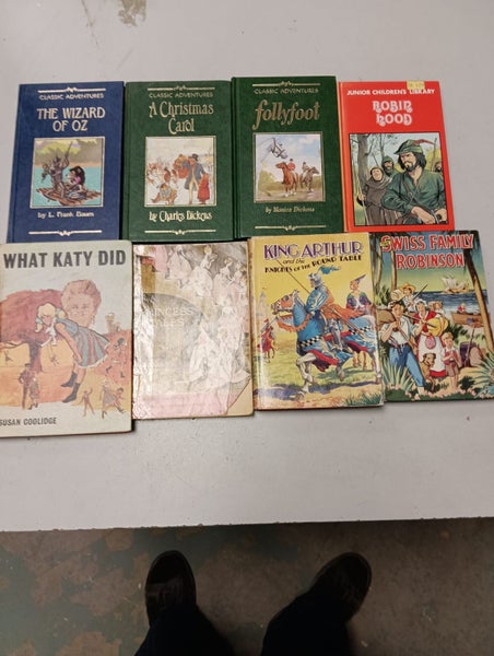 02 D Bulk Books Carousel 1
