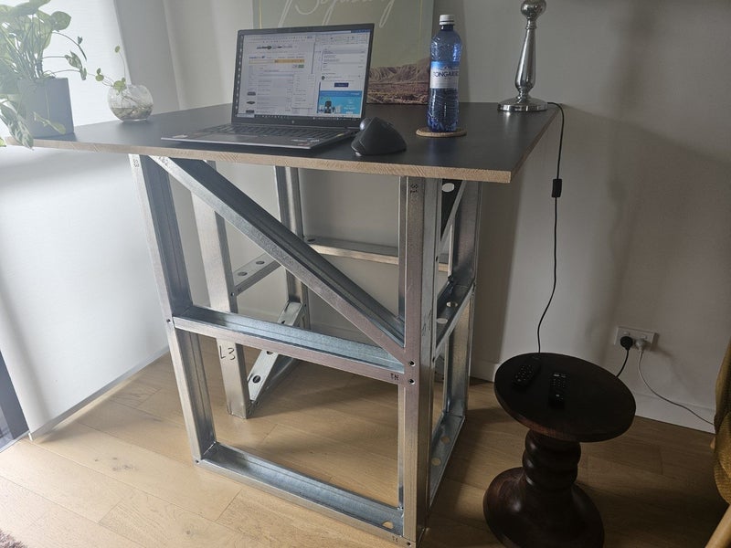 Stand Up Desk Framing Carousel 2