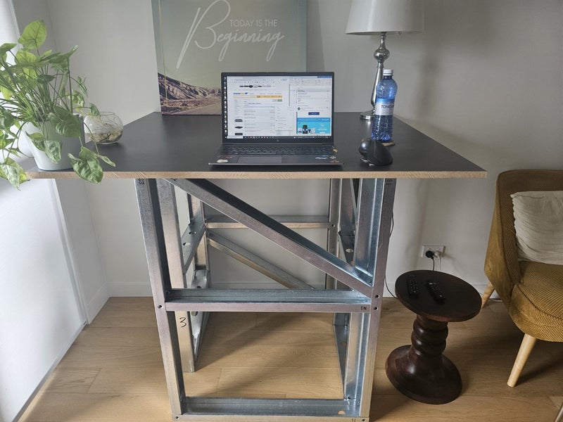 Stand Up Desk Framing Carousel 1