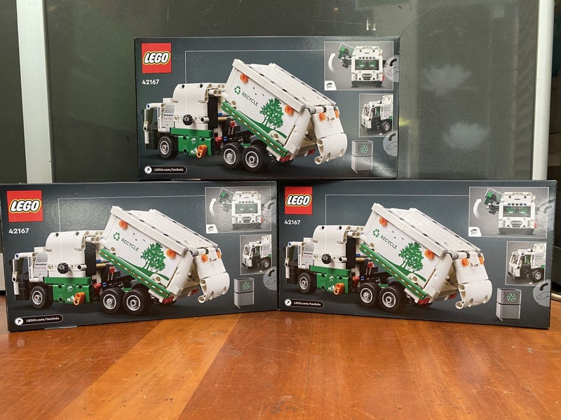 LEGO Technic 42167 Mack® LR Electric Garbage Truck Carousel 11