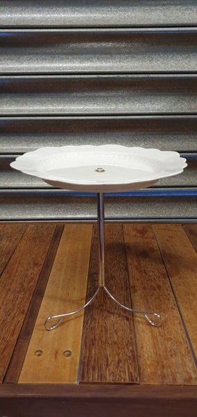 WHITE CERAMIC CAKE DISPLAY STAND Carousel 14