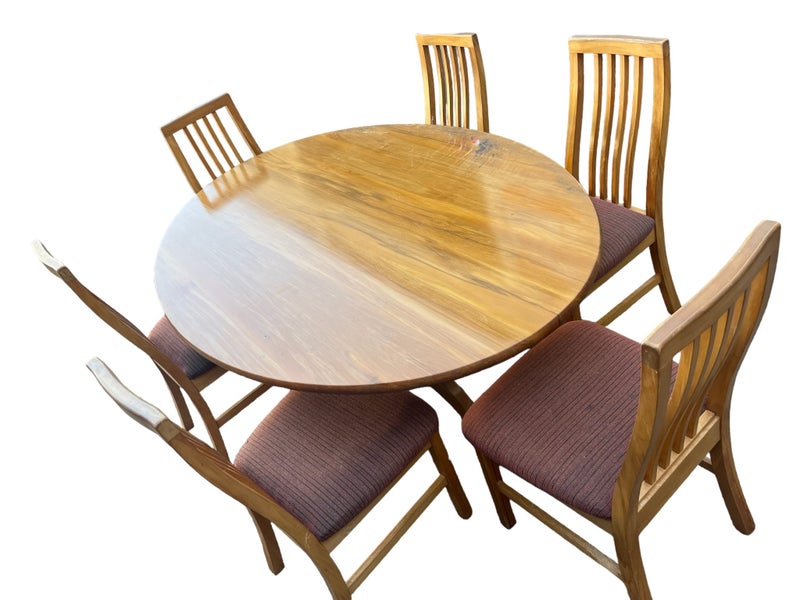~~~~~Beautiful solid rimu dining suite- FULLY RESTORED~~~~~ Carousel 2