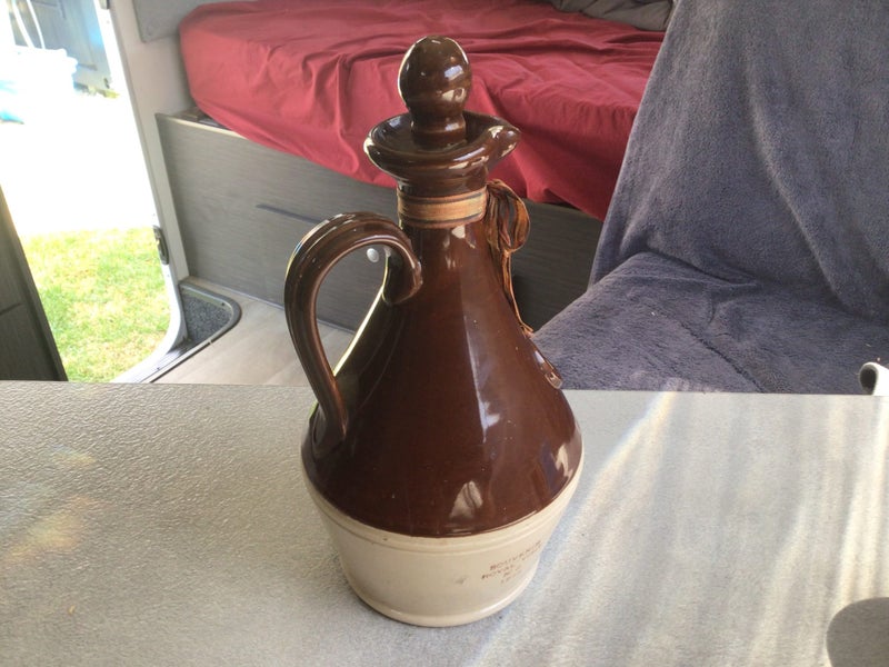 CATTO’S. CARAFE GOLD LABEL OF ROYAL VISIT 1958 Carousel 2