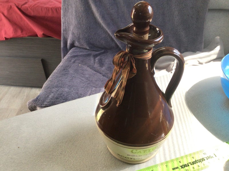 CATTO’S. CARAFE GOLD LABEL OF ROYAL VISIT 1958 Carousel 6