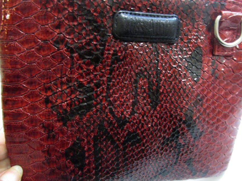 Clutch / shoulder bag - red 'snakeskin', Carousel 2
