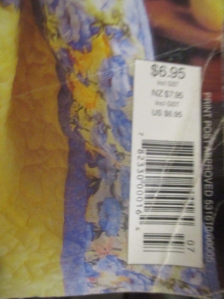 "Craft & Decorating" Magazine with 25 Projects Carousel 20