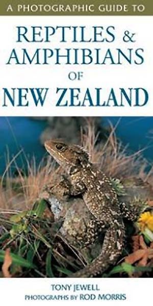 A Photographic Guide to Reptiles and Amphibians NZ Carousel 1