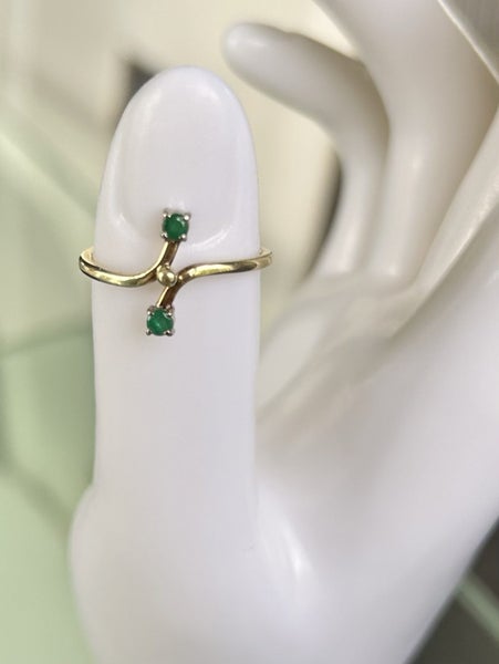 14ct yellow gold emerald ring . Carousel 2