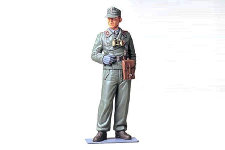Tamiya 36301 1:16 Wehrmacht Tank Crewman Carousel 1