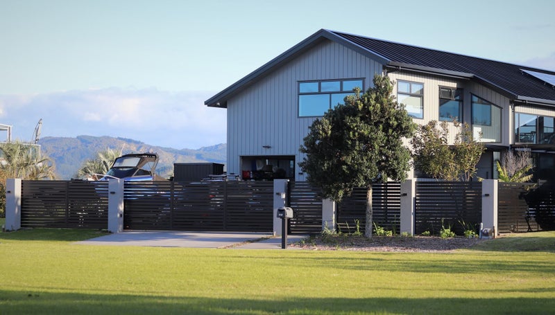 ALUMINIUM SLATS FOR FENCING / PRIVACY SCREENS FENCE INFILLS... Carousel 18