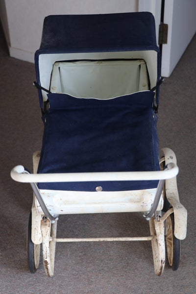 Vintage Doll's Pram #14 Carousel 1