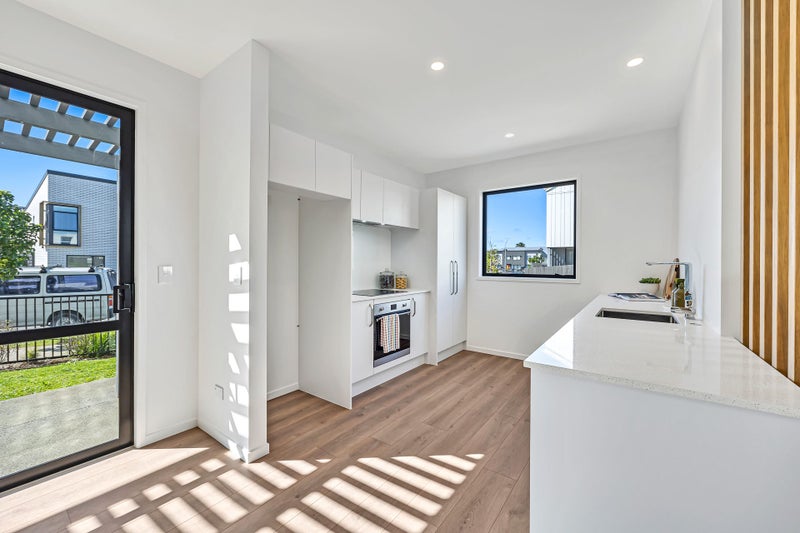 Brand New and in a Thriving Neighbourhood62865865990275114
