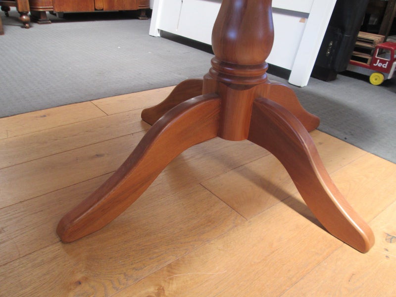 Sorenmobler Single Pedestal Rimu Dining Table Carousel 7