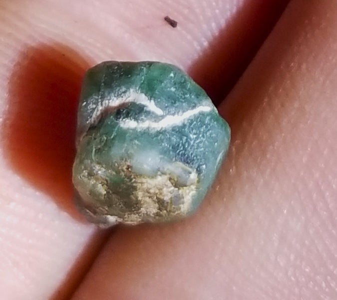 Beautiful 5.5 ct Rough Madagascan Green Natural Emerald Carousel 1