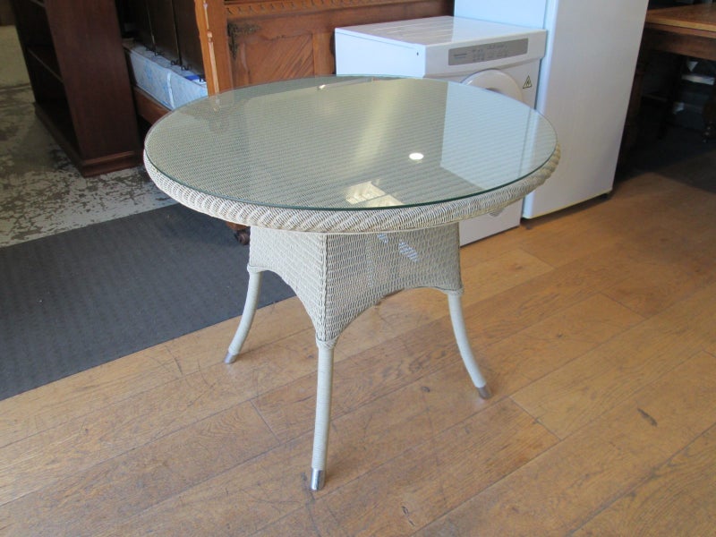 Vincent Sheppard Nimes Dining Table 900mm Diameter Carousel 1