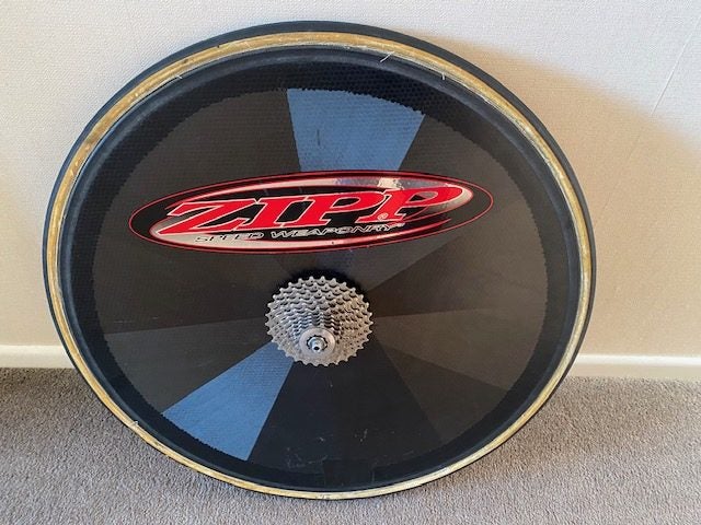 Zipp 650b Carbon Disc rear wheel - 10 Spd Carousel 1