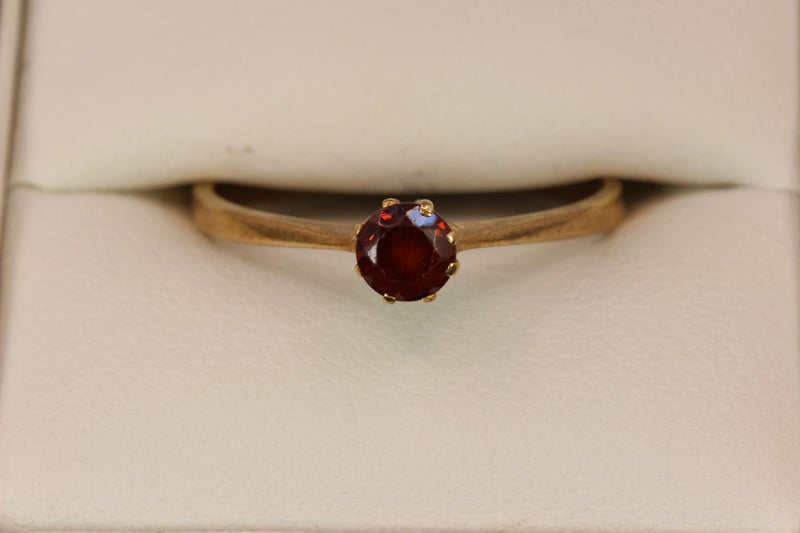 9ct Red Tourmaline ring Carousel 9