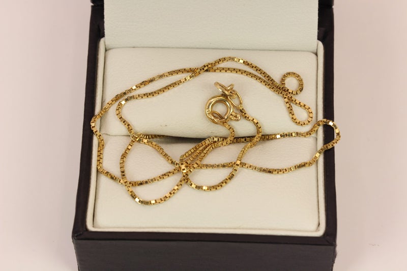 14ct Gold Box chain Carousel 6