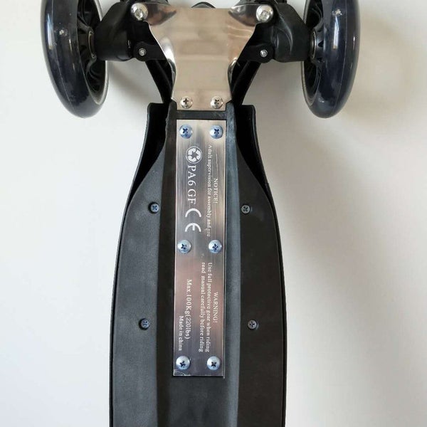 High End Quality Kids Scooter with flash wheels. Carousel 18