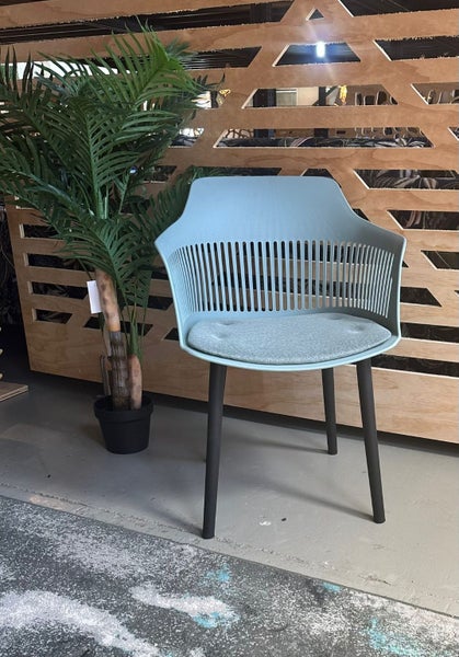 Clearance Stackable chairs $69 only62866851218561113