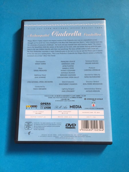 Opera National de Lyon - Cinderella: A Ballet by Maguy Marin Carousel 2