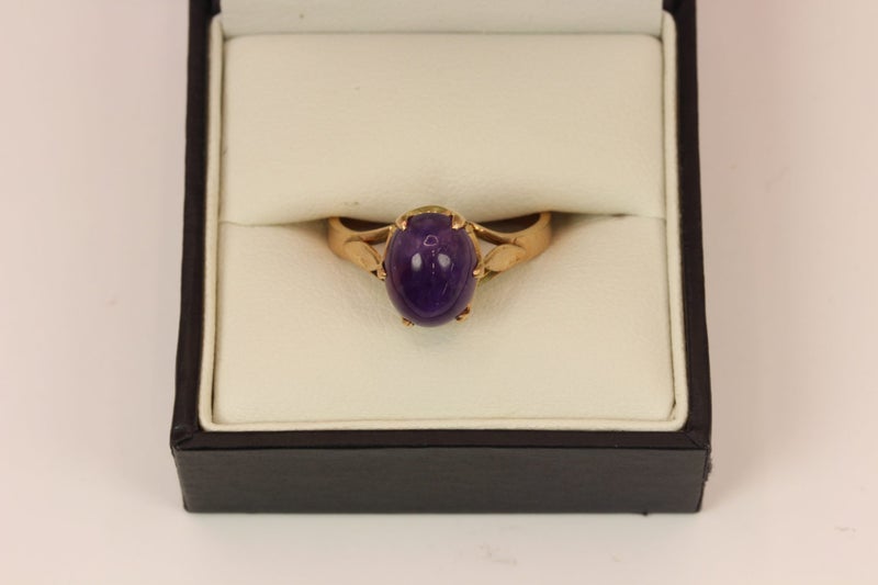 9ct Cabochon Amethyst ring Carousel 1