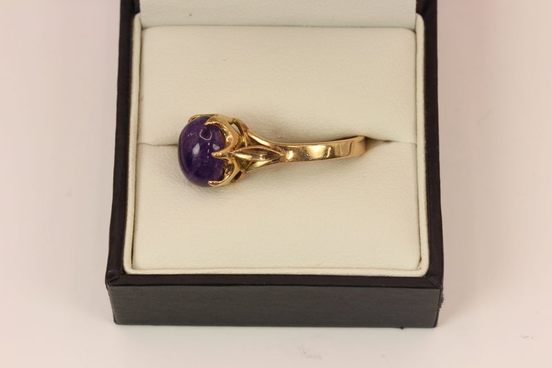 9ct Cabochon Amethyst ring Carousel 2