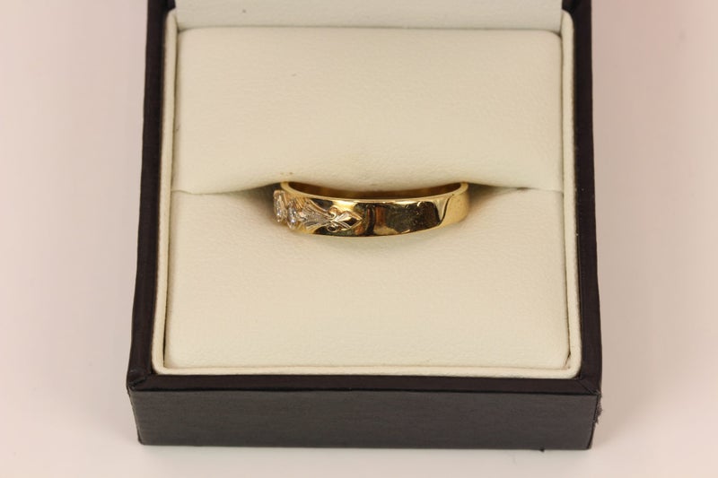 9ct Dual Diamond ring Carousel 2